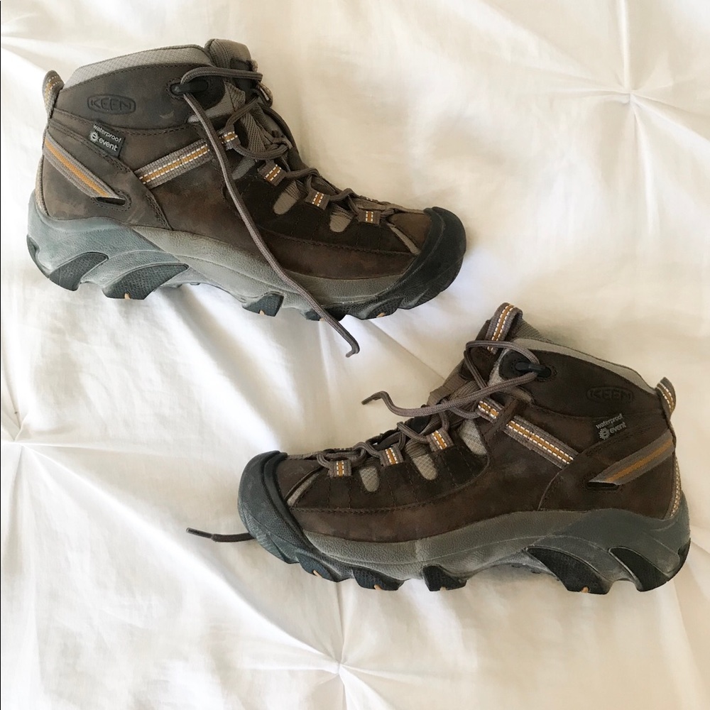 Keen women’s hiking boots